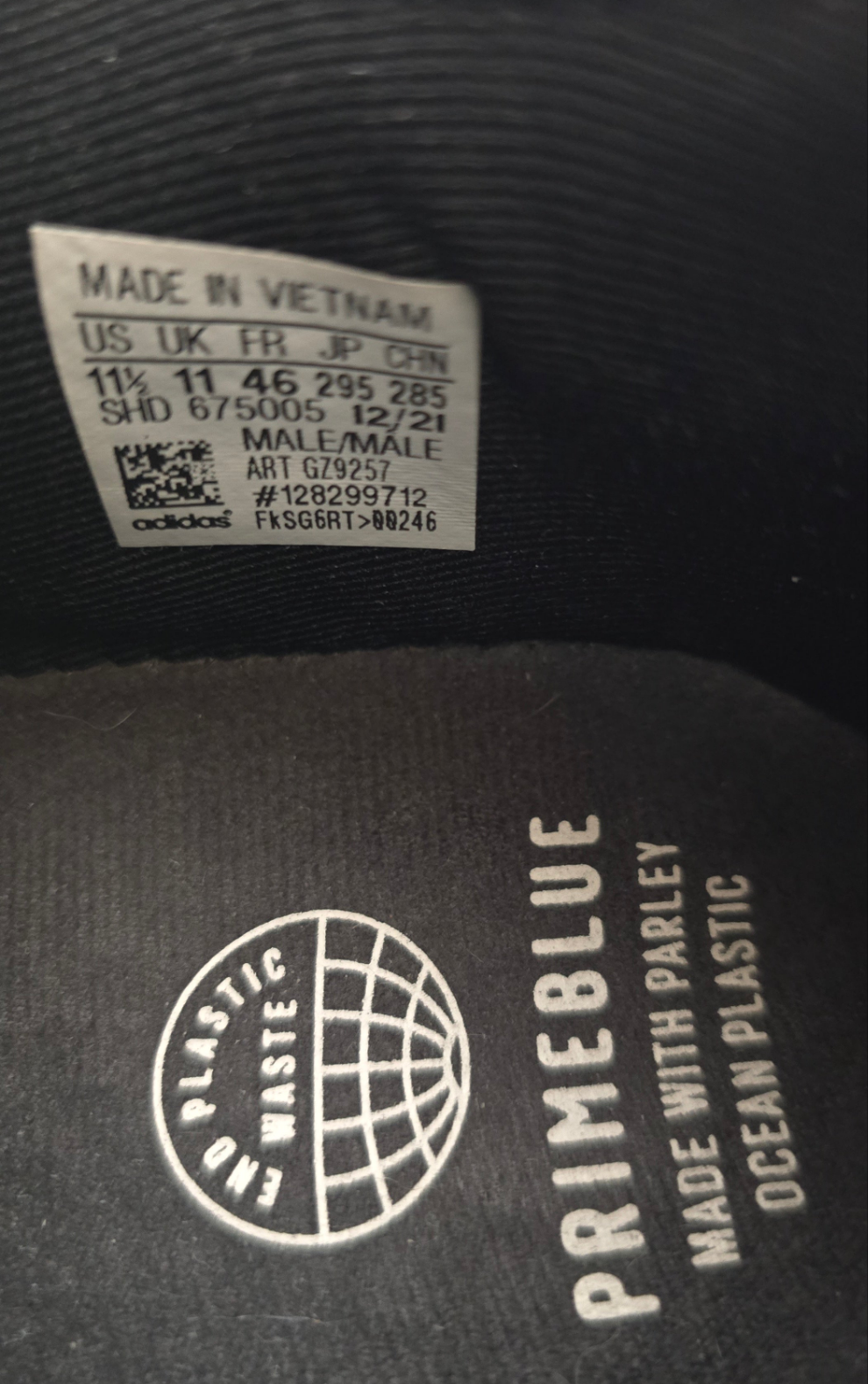 adidas nmd_r1 primeblue sneakers – black – size 11.5 us