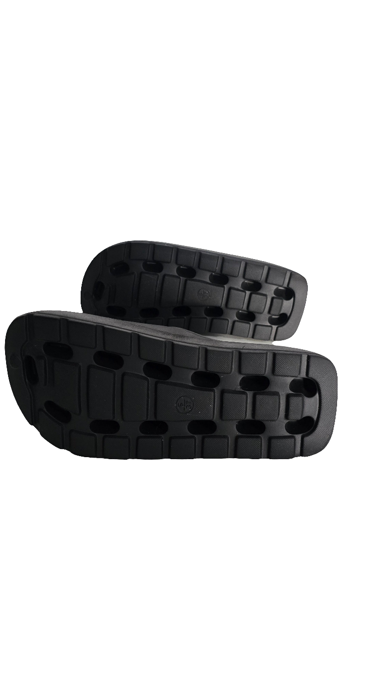 liviara black slide sandals – size 6 / eu 37