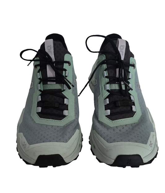 On Running Women’s Trail Running Shoes – Size 8.5 US (EU 40)