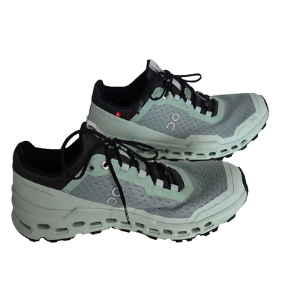 On Running Women’s Trail Running Shoes – Size 8.5 US (EU 40)