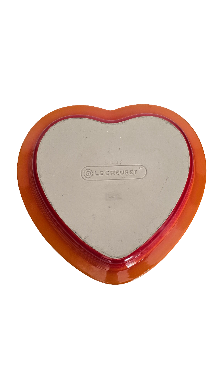 le creuset stoneware heart dish – flame orange/red