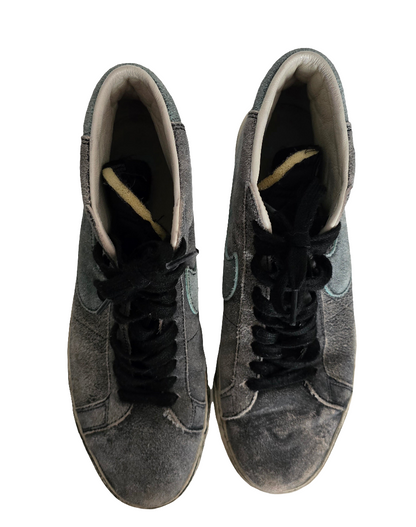 Nike Blazer Mid Vintage DA1839-001
Size: US 9.5 / EUR 43 / BR 41